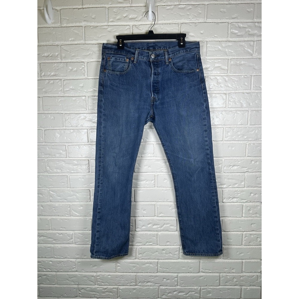 Levi's 501 Jeans 32x30 Button Fly Straight Leg Medium Wash Denim